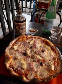 Plats et boissons du Pizzeria Pizza Fiorentina à Nice - n°1