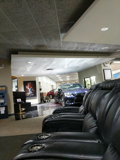 Lexus Dealer «McGrath Lexus of Chicago», reviews and photos, 1250 W Division St, Chicago, IL 60642, USA