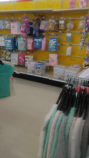 Discount Store «Kmart», reviews and photos, 2000 E 10 Mile Rd, Warren, MI 48091, USA