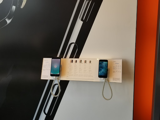 Cell Phone Store «AT&T Authorized Retailer», reviews and photos, 430 S Rand Rd #140, Lake Zurich, IL 60047, USA