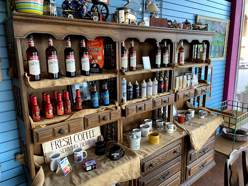 Coffee Shop «Downtown Video & You Maka Me HOT Coffee Roasting Company», reviews and photos, 101 NE 1st Ave, Mineral Wells, TX 76067, USA