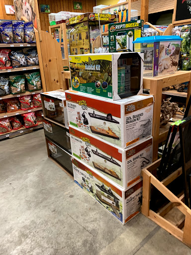 Pet Supply Store «CountryMax - Dewitt», reviews and photos, 3179 Erie Blvd E, Syracuse, NY 13214, USA