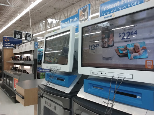 Department Store «Walmart Supercenter», reviews and photos, 12495 IL-143, Highland, IL 62249, USA