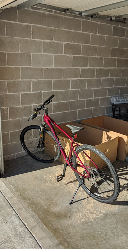 Bicycle Store «Big Shark Bicycle Company West», reviews and photos, 17233 Chesterfield Airport Rd, Chesterfield, MO 63005, USA