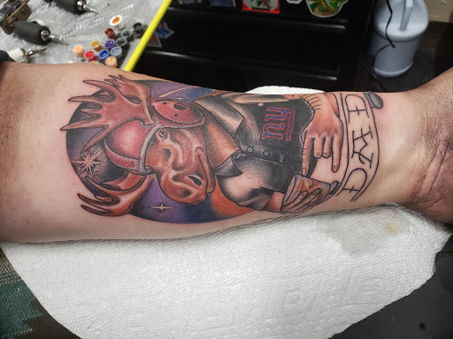 Tattoo Shop «Authentic Arts Tattoo & Gallery», reviews and photos, 207 Terry Rd, Smithtown, NY 11787, USA