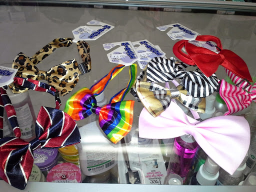 Pet Supply Store «Haute Dogs Boutique & Barkery», reviews and photos, 507 Georgia St, Vallejo, CA 94590, USA