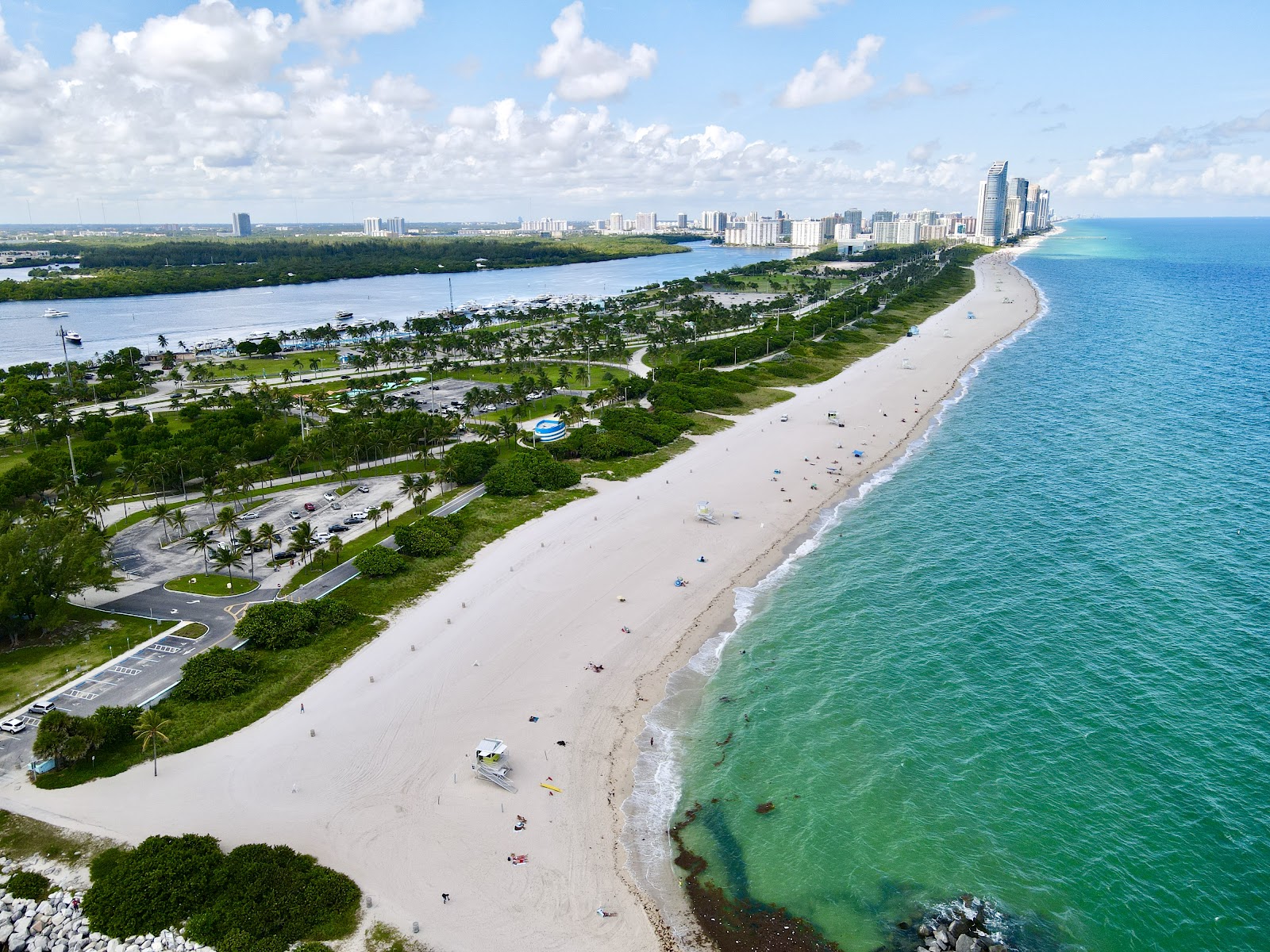 Photo of Haulover beach II with spacious shore