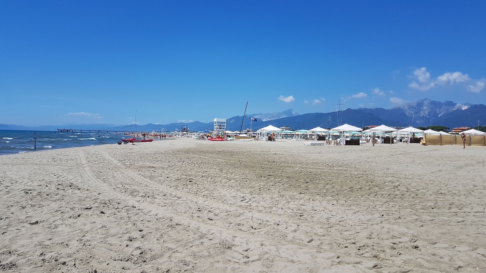Foto van Spiaggia del Tonfano met hoog niveau van netheid