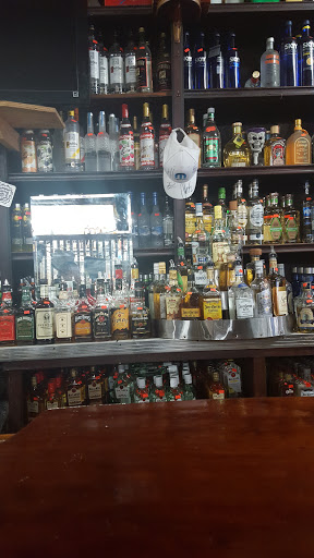 Liquor Store «Rite Liquors», reviews and photos, 1649 W Division St, Chicago, IL 60622, USA