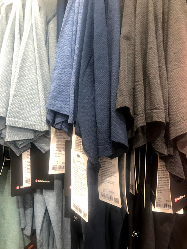 Sportswear Store «lululemon», reviews and photos, 103 W Colorado Blvd, Pasadena, CA 91105, USA