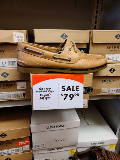 Shoe Store «Shoe Carnival», reviews and photos, 11772 W 95th St, Overland Park, KS 66214, USA