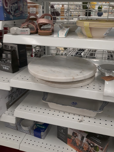 Clothing Store «Ross Dress for Less», reviews and photos, 484 Randall Rd, South Elgin, IL 60177, USA