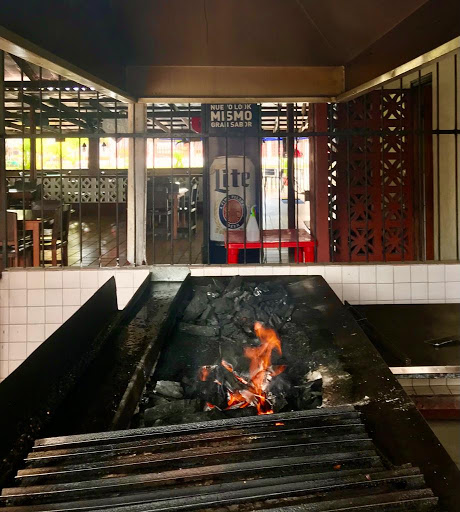 Restaurante Parrillada El Carbón Rojo - Abierto al Público
