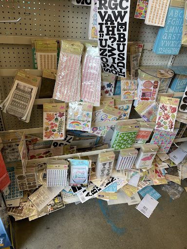 Dollar Store «Dollar Tree», reviews and photos, 806 Pelham Pkwy #4, Pelham, NY 10803, USA