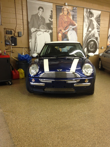 Car Dealer «Ultimate Motor Cars», reviews and photos, 2101 Ogden Ave, Downers Grove, IL 60515, USA