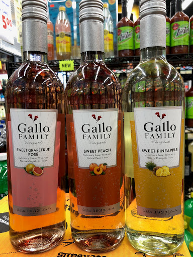 Liquor Store «Royal Liquor», reviews and photos, 808 Center Rd #3, Flint, MI 48506, USA