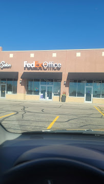 FedEx Office Print & Ship Center - Photo 2 - Car repair in Elgin, IL, Elgin