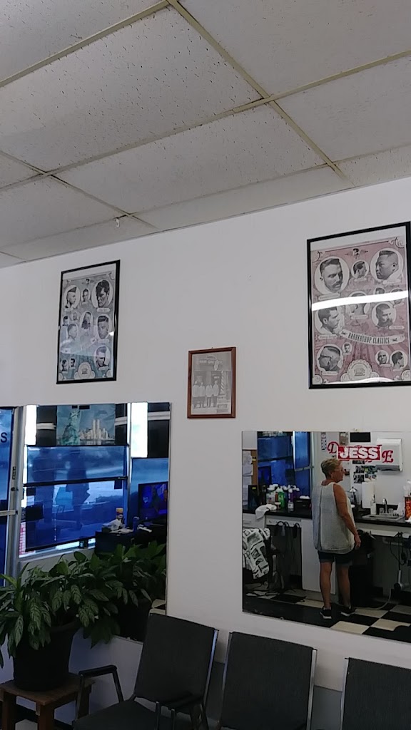 Don's Barber Shop 32119