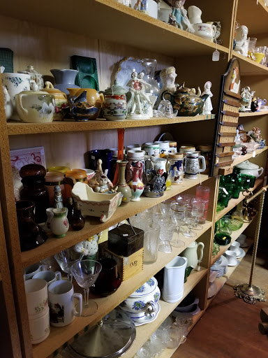 Antique Furniture Store «Useful Things Antiques & Collectibles Store», reviews and photos, 11 Crenshaw Ln, Coxs Creek, KY 40013, USA