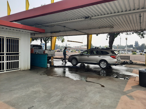 Cypress Street Auto Wash en Redding