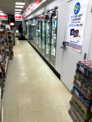 Convenience Store «7-Eleven», reviews and photos, 326 W Liberty Dr, Wheaton, IL 60187, USA