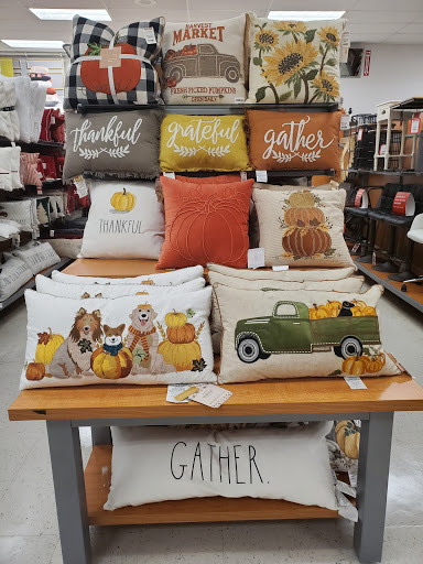 Department Store «T.J. Maxx», reviews and photos, 525 Harvard St, Brookline, MA 02446, USA