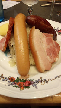 Choucroute d'Alsace du Restaurant 𝐋𝐚 𝐓𝐚𝐯𝐞𝐫𝐧𝐞 𝐌𝐞𝐭𝐳 𝑇𝑎𝑏𝑙𝑒 𝑑𝑒 𝐶𝑎𝑟𝑎𝑐𝑡è𝑟𝑒 à Metz - n°14