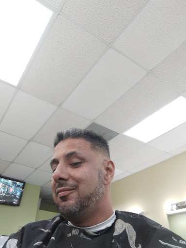 Barber Shop «Just Blaze Barber Shop Inc», reviews and photos, 2451 E Semoran Blvd, Apopka, FL 32703, USA