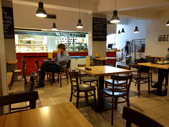 Bistro Mezi řádky - FFUK telefonní číslo