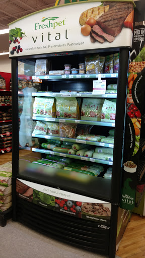 Pet Supply Store «Petco Animal Supplies», reviews and photos, 6425 Keizer Station Blvd, Keizer, OR 97303, USA