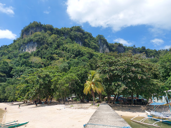 Campomanes Bay Beach