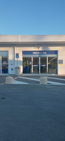 In's Supermercato S.S. 150, Via Melchiorre Delfico, 64024 Notaresco TE, Italia