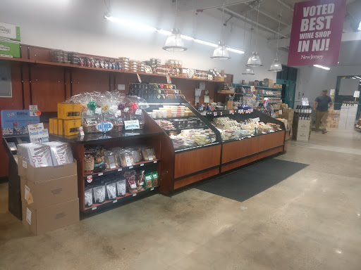 Liquor Store «East Windsor Bottle King», reviews and photos, 385 US-130, East Windsor, NJ 08520, USA