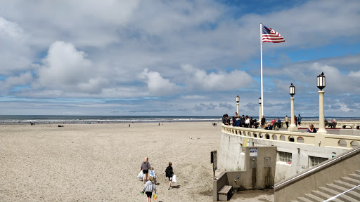 Shopping Mall «Seaside Beach Oregon», reviews and photos, 229-299 S Promenade, Seaside, OR 97138, USA