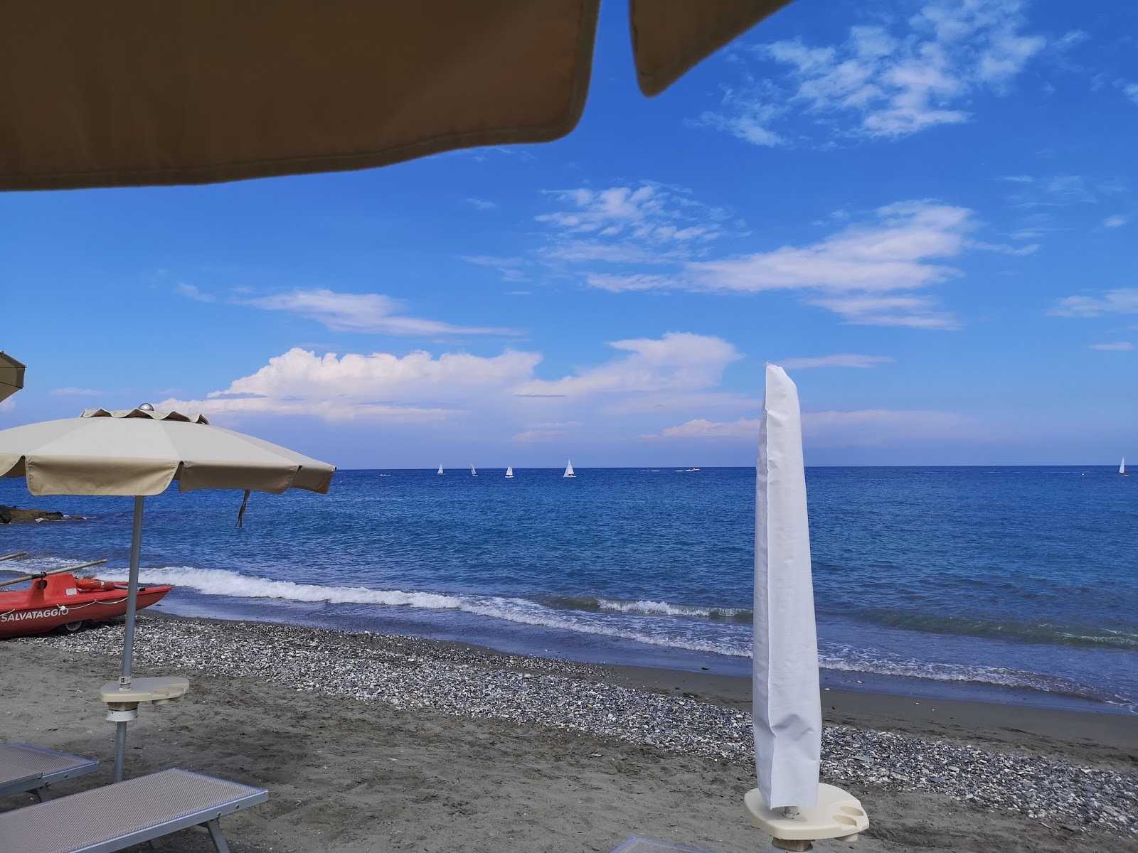 Photo de Albenga Beach et le règlement