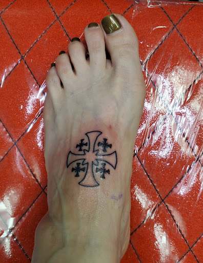 Explore beautiful female tattoo ideas, creative tattoo ideas in Asheville, available at Victory Blvd Tattoo