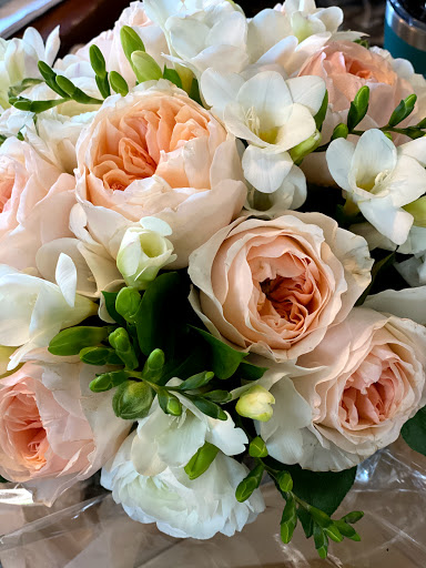 Florist «Guilford White House Florist», reviews and photos, 966 Boston Post Rd, Guilford, CT 06437, USA