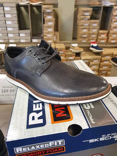 Shoe Store «DSW Designer Shoe Warehouse», reviews and photos, 2831 S Rochester Rd, Rochester Hills, MI 48307, USA