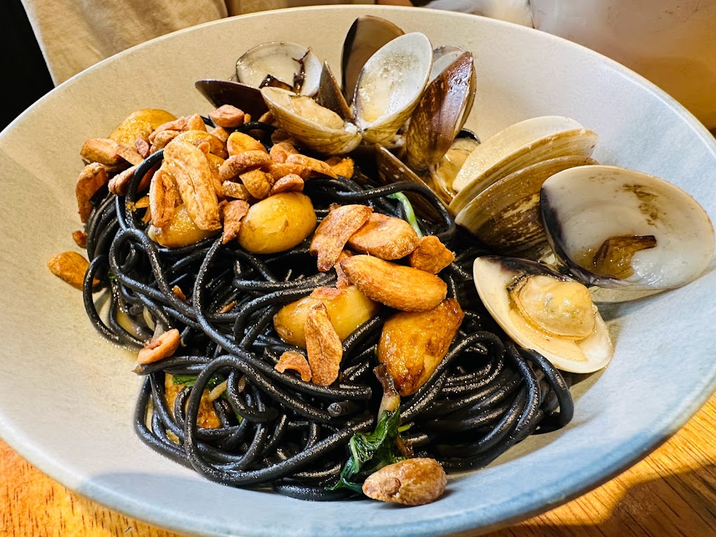 Second Floor 貳樓微風台北車站店 的照片