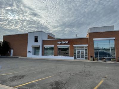 Cell Phone Store «Verizon», reviews and photos, 2605 E Beltline Ave SE, Grand Rapids, MI 49546, USA