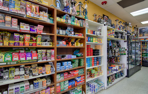 Tobacco Shop «Tobacco & Gift», reviews and photos, 1556 E Main St, St Charles, IL 60174, USA