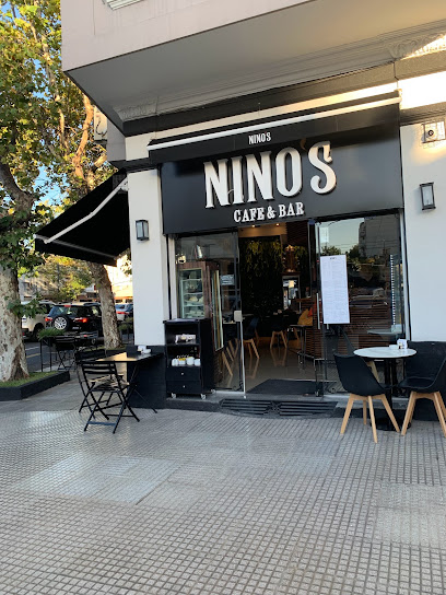 Nino's Cafe & Bar