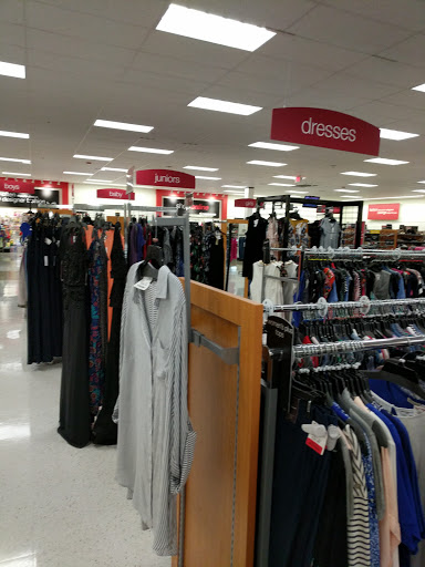 Department Store «T.J. Maxx & HomeGoods», reviews and photos, 221 N West End Blvd, Quakertown, PA 18951, USA