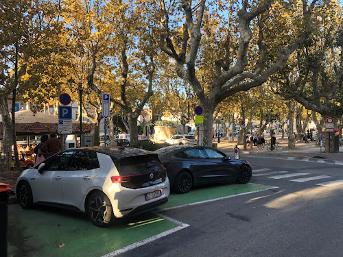 Borne de recharge de véhicules électriques Electric 55 Station de recharge Saint-Tropez