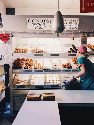 Donut Shop «Peter Pan Donut & Pastry Shop», reviews and photos, 727 Manhattan Ave, Brooklyn, NY 11222, USA