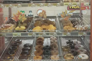 Robins Donuts image