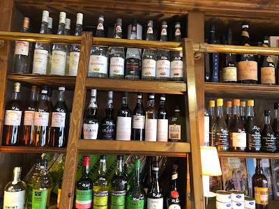 Julien de Savignac - Propriétaire récoltant - Marchand de Vins & Spiritueux à Sarlat-la-Canéda