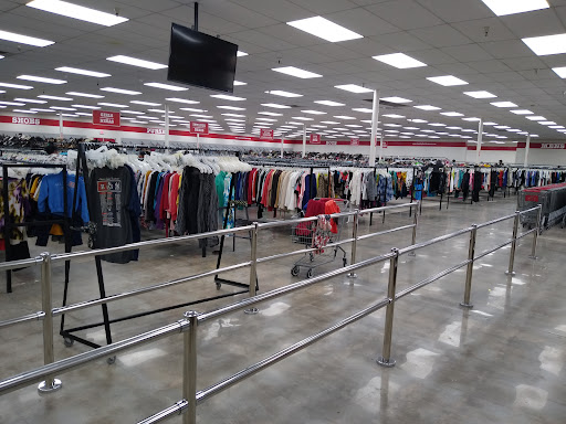 Shopping Mall «Woodforest Shopping Center», reviews and photos, 443 Uvalde Rd, Houston, TX 77015, USA