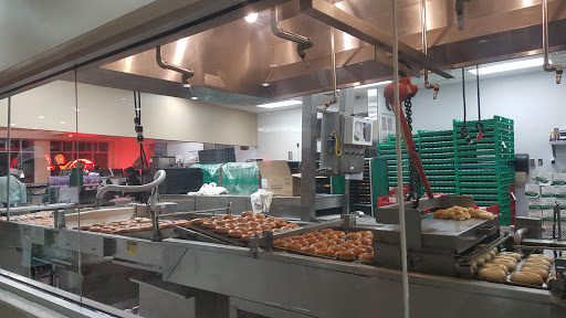 Bakery «Krispy Kreme Doughnuts», reviews and photos, 208 W 14 Mile Rd, Troy, MI 48083, USA