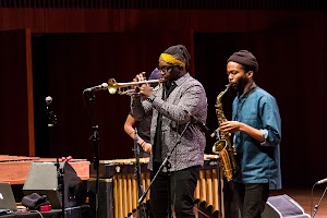 University of Chicago Presents - photo 5